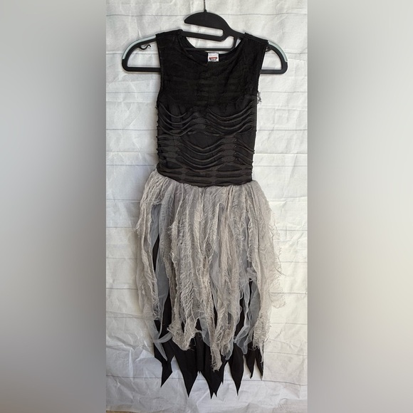 Girl Reaper Halloween Costume Size M Girls NO CHAINS - Picture 4 of 16